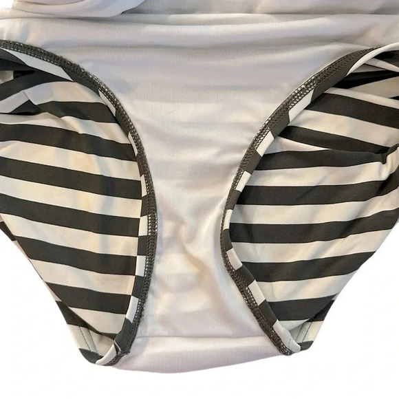 Michael Kors Striped Ivy Logo Ring Shirred One Piece Swimsuit Size 6 Beach Vacay - Picture 7 of 11